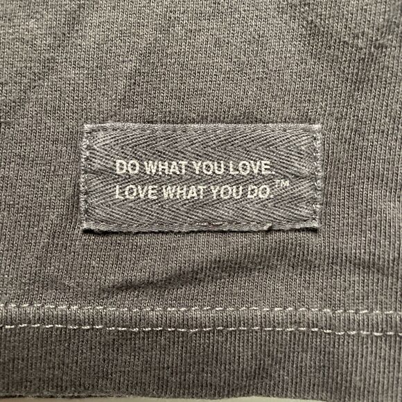 Life Is Good Graphic Tee Land of the Free SS Womens Gray Washed Black Tshirt XS - Picture 5 of 9